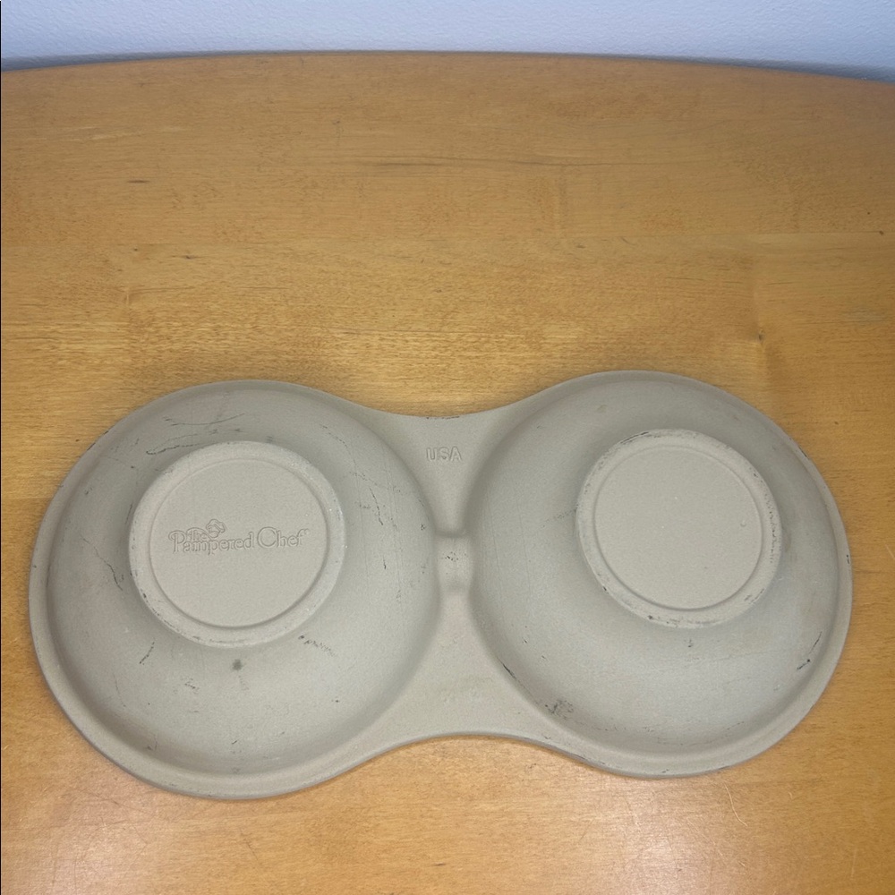 The Pampered Chef 🍳 Double Egg Stoneware Divided Dish Egg Cooker Dish - Picture 9 of 13